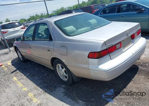 1999 Toyota Camry Le from USA, damaged, VIN 4T1BG22K4XU428344